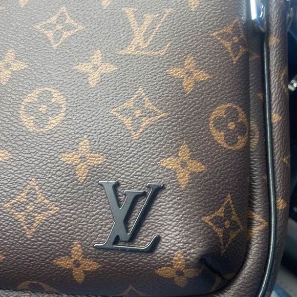 Lightly used Louie Vuitton authentic - Picture 2 of 3